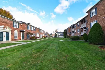 2217 Glouchester Drive #17 B, Lyndhurst, OH 44124 - Photo 32