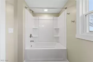 536 Yale Ave, Barberton, OH 44203 - Photo 16