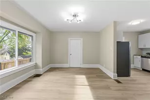 536 Yale Ave, Barberton, OH 44203 - Photo 8