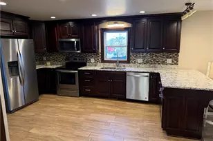 107 Broad St, St Clairsville, OH 43950 - Photo 2