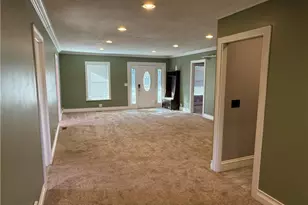 107 Broad St, St Clairsville, OH 43950 - Photo 8