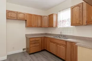 638 E Broad St, Elyria, OH 44035 - Photo 18