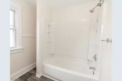 638 E Broad Street, Elyria, OH 44035 - Photo 22