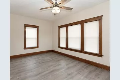 638 E Broad Street, Elyria, OH 44035 - Photo 8