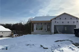 135 Hillside Dr, East Palestine, OH 44413 - Photo 2