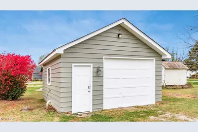 126 W 3rd Street, Frazeysburg, OH 43822 - Photo 32