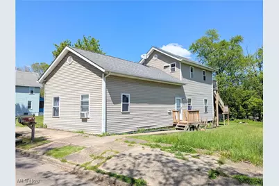 1104 4th Street SW, Massillon, OH 44647 - Photo 1