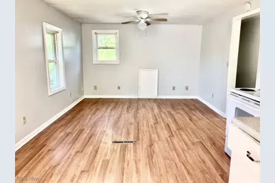 1104 4th Street SW, Massillon, OH 44647 - Photo 8