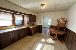 288 Dickey Ave NW, Warren, OH 44485 - Photo 4