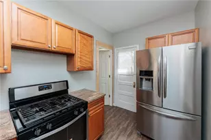 2035 Chesterland Ave, Oakwood, OH 44107 - Photo 20