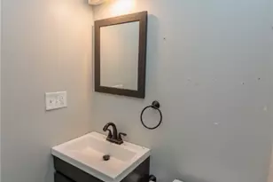 2035 Chesterland Ave, Oakwood, OH 44107 - Photo 30