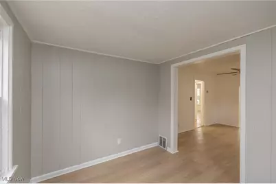 939 Vineshire Road, Cleveland Heights, OH 44121 - Photo 14