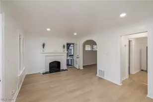 939 Vineshire Rd, Cleveland Heights, OH 44121 - Photo 8