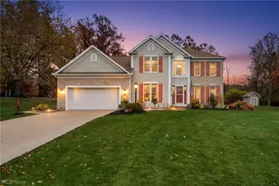 92 Ravenshollow Dr, Cuyahoga Falls, OH 44223 - Photo 1