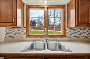 92 Ravenshollow Dr, Cuyahoga Falls, OH 44223 - Photo 14