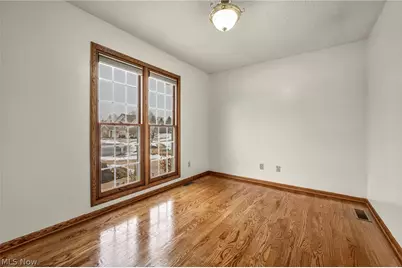 92 Ravenshollow Drive, Cuyahoga Falls, OH 44223 - Photo 16