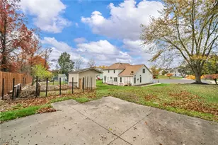 92 Ravenshollow Dr, Cuyahoga Falls, OH 44223 - Photo 40