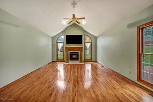 92 Ravenshollow Dr, Cuyahoga Falls, OH 44223 - Photo 6