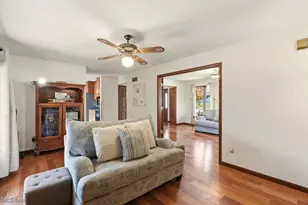 951 S Azalea Blvd, Barberton, OH 44203 - Photo 16