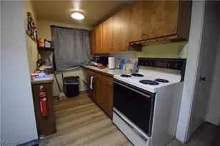 283 7th St NW, Barberton, OH 44203 - Photo 6