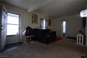 283 7th St NW, Barberton, OH 44203 - Photo 2