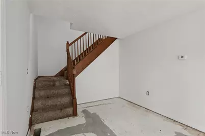 492 E Hopocan Avenue, Barberton, OH 44203 - Photo 10
