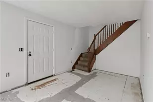 492 E Hopocan Ave, Barberton, OH 44203 - Photo 6