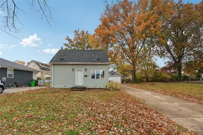 492 E Hopocan Avenue, Barberton, OH 44203 - Photo 2