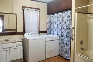 537 3rd St, Elyria, OH 44035 - Photo 4