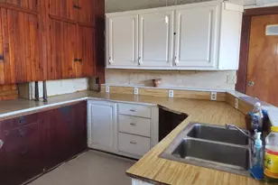 537 3rd St, Elyria, OH 44035 - Photo 2