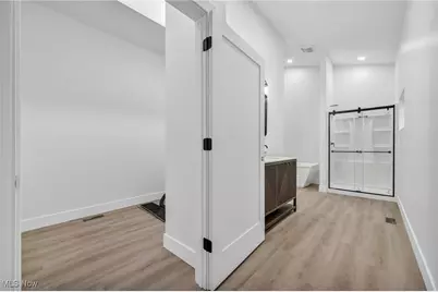 455 S Van Buren Avenue, Barberton, OH 44203 - Photo 18