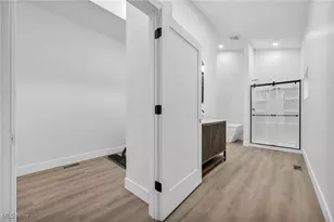 455 S Van Buren Ave, Barberton, OH 44203 - Photo 18