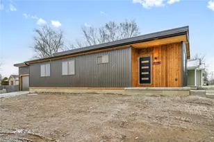 455 S Van Buren Ave, Barberton, OH 44203 - Photo 2