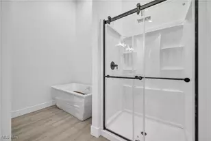 455 S Van Buren Ave, Barberton, OH 44203 - Photo 20