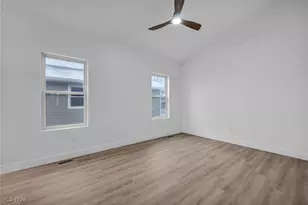 455 S Van Buren Ave, Barberton, OH 44203 - Photo 16