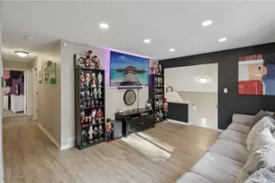 1010 Cree Ave, Akron, OH 44305 - Photo 10