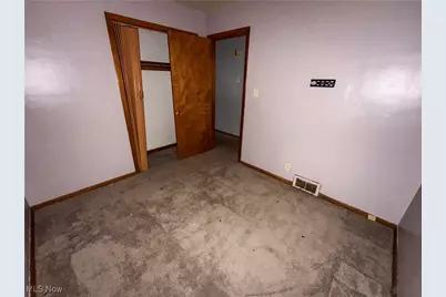 3380 Sunnybrooke Drive, Youngstown, OH 44511 - Photo 8