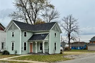 138 Wood St, East Palestine, OH 44413 - Photo 2