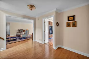 5671 Bastille Pl, Columbus, OH 43215 - Photo 12