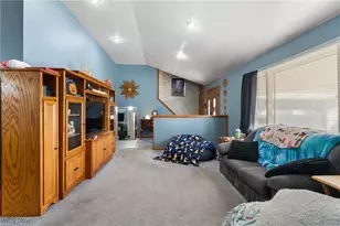 5658 N Circle View Dr, Green Hills, OH 44131 - Photo 4