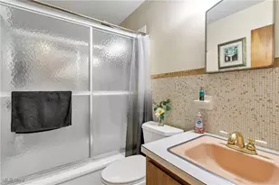 2050 Chapel-Hill Dr, Youngstown, OH 44511 - Photo 12