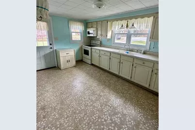 32 Locust Hill Road, Chester, WV 26034 - Photo 4