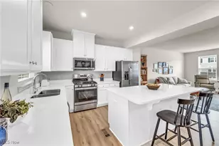 836 Carnation Ct, Akron, OH 44303 - Photo 8