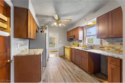 269 W Dennick Avenue, Youngstown, OH 44504 - Photo 8