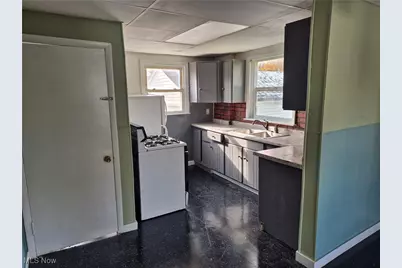 4962 Oroszy Avenue, Lorain, OH 44052 - Photo 8