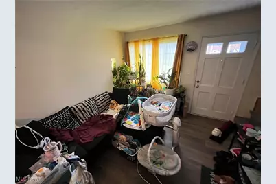 22751 Fox Avenue, Euclid, OH 44123 - Photo 4