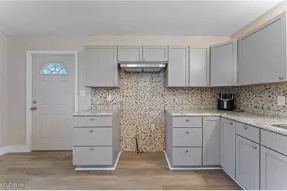 103 Gladstone Street, Campbell, OH 44405 - Photo 6