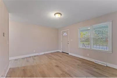 103 Gladstone Street, Campbell, OH 44405 - Photo 8