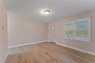 103 Gladstone St, Campbell, OH 44405 - Photo 8