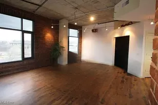 21 Furnace St, Akron, OH 44308 - Photo 6